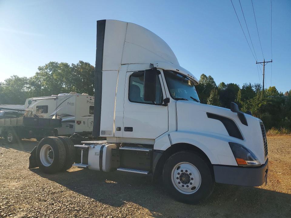 Aukcja sprzedaży 2018 Volvo Vn, vin: 4V4N39TG2JN988238, numer aukcji: 69956766