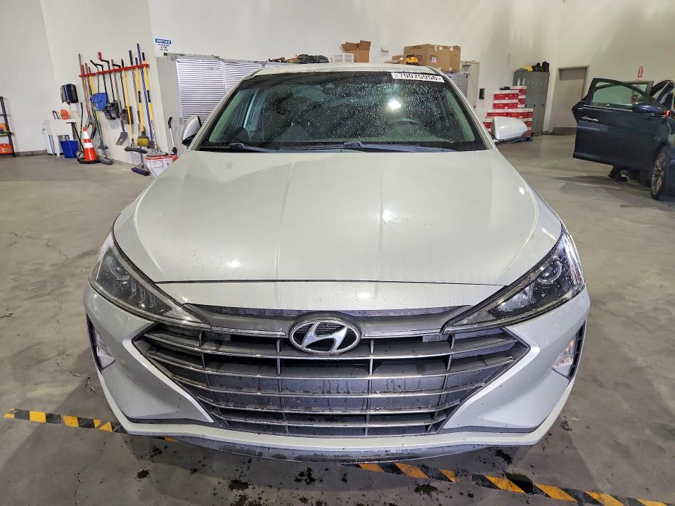70075956 :رقم المزاد ، 5NPD74LF3LH512900 vin ، 2020 Hyundai Elantra مزاد بيع