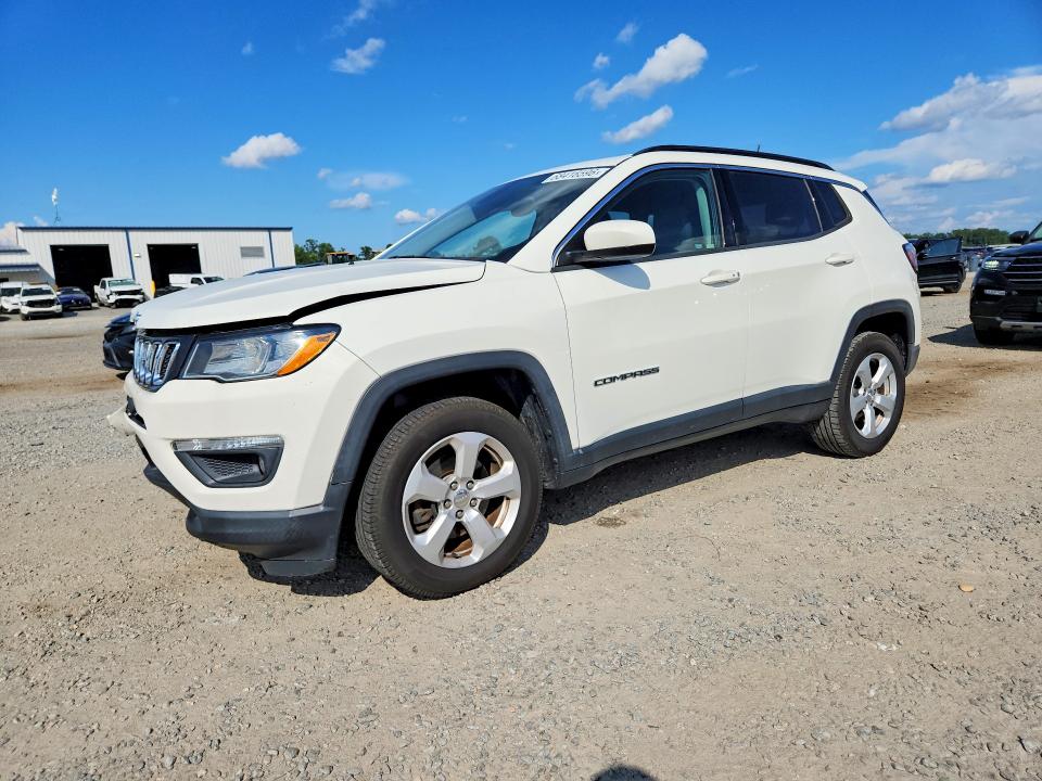 68416596 :رقم المزاد ، 3C4NJDBB4JT103726 vin ، 2018 Jeep Compass مزاد بيع