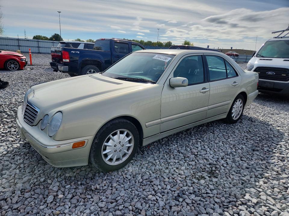 70443366 :رقم المزاد ، WDBJF65J3YB114676 vin ، 2000 Mercedes-benz E مزاد بيع