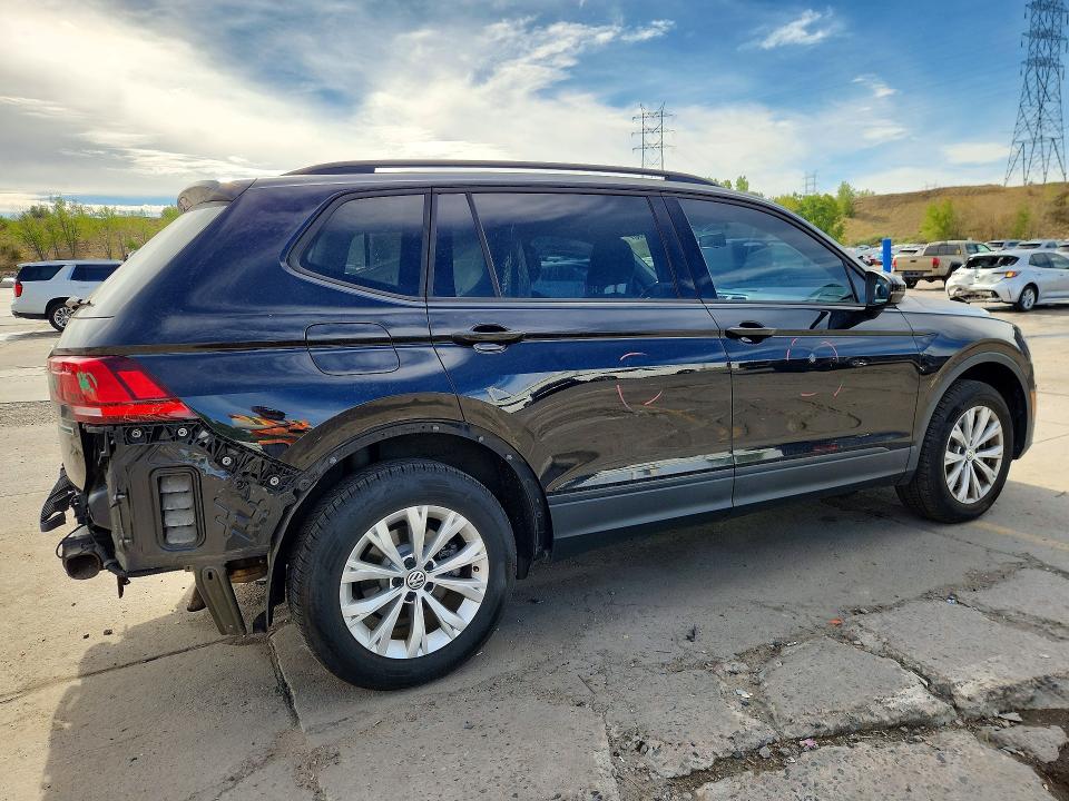 69338096 :رقم المزاد ، 3VV0B7AX4KM095808 vin ، 2019 Volkswagen Tiguan مزاد بيع