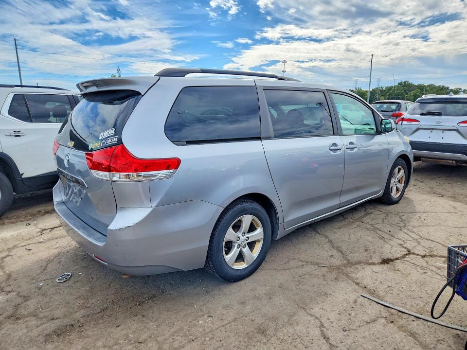 Продажа на аукционе авто 2014 Toyota Sienna, vin: 5TDKK3DC4ES508498, номер лота: 70665456