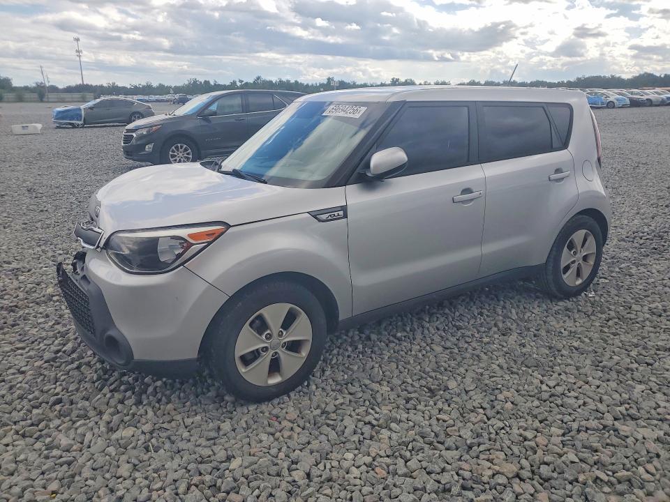 69694256 :رقم المزاد ، KNDJN2A26F7798764 vin ، 2015 Kia Soul مزاد بيع