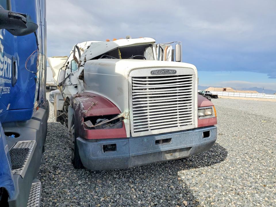 66602586 :رقم المزاد ، 1FUYDZYB9TL598490 vin ، 1996 Freightliner Fld120 مزاد بيع