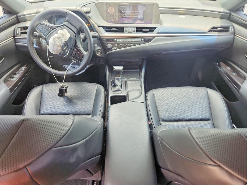68986226 :رقم المزاد ، 58ABZ1B10KU005483 vin ، 2019 Lexus Es مزاد بيع