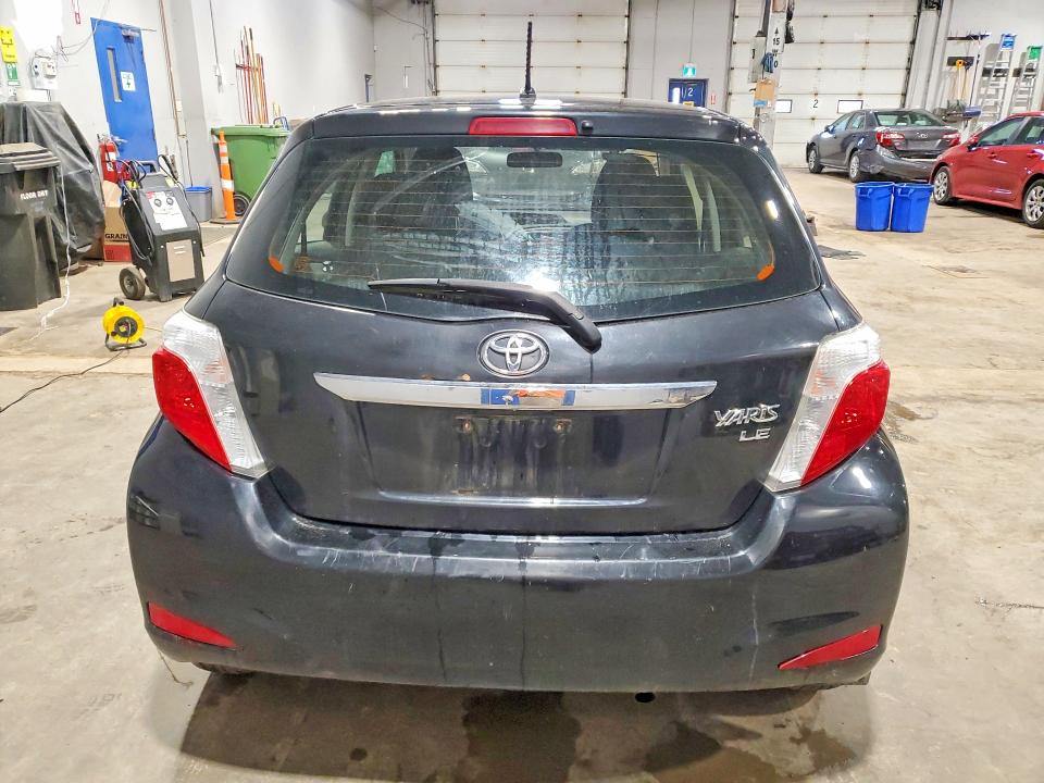 70671456 :رقم المزاد ، VNKKTUD37EA000565 vin ، 2014 Toyota Yaris مزاد بيع