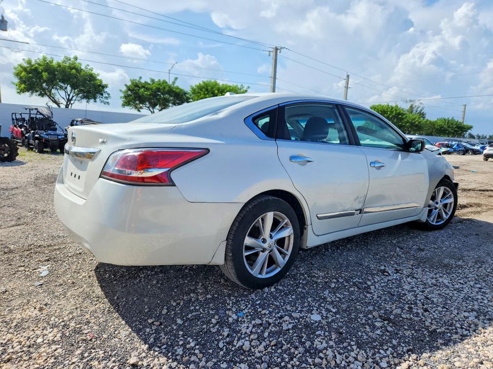 2015 Nissan Altima მანქანა იყიდება აუქციონზე, vin: 1N4AL3AP1FC174200, აუქციონის ნომერი: 68841496