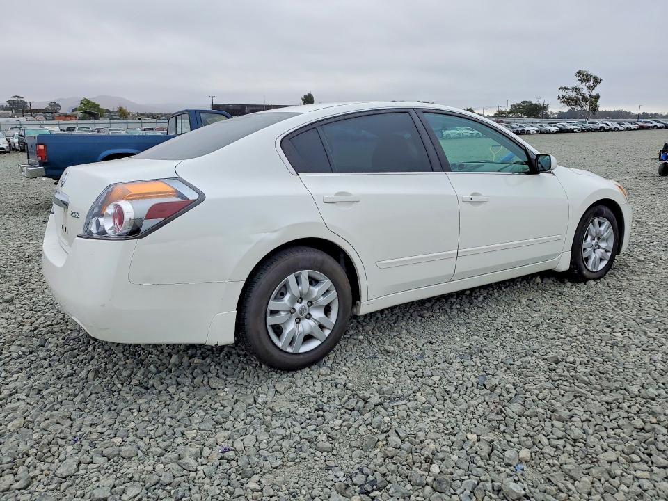 2010 Nissan Altima მანქანა იყიდება აუქციონზე, vin: 1N4AL2AP2AN556761, აუქციონის ნომერი: 70870136