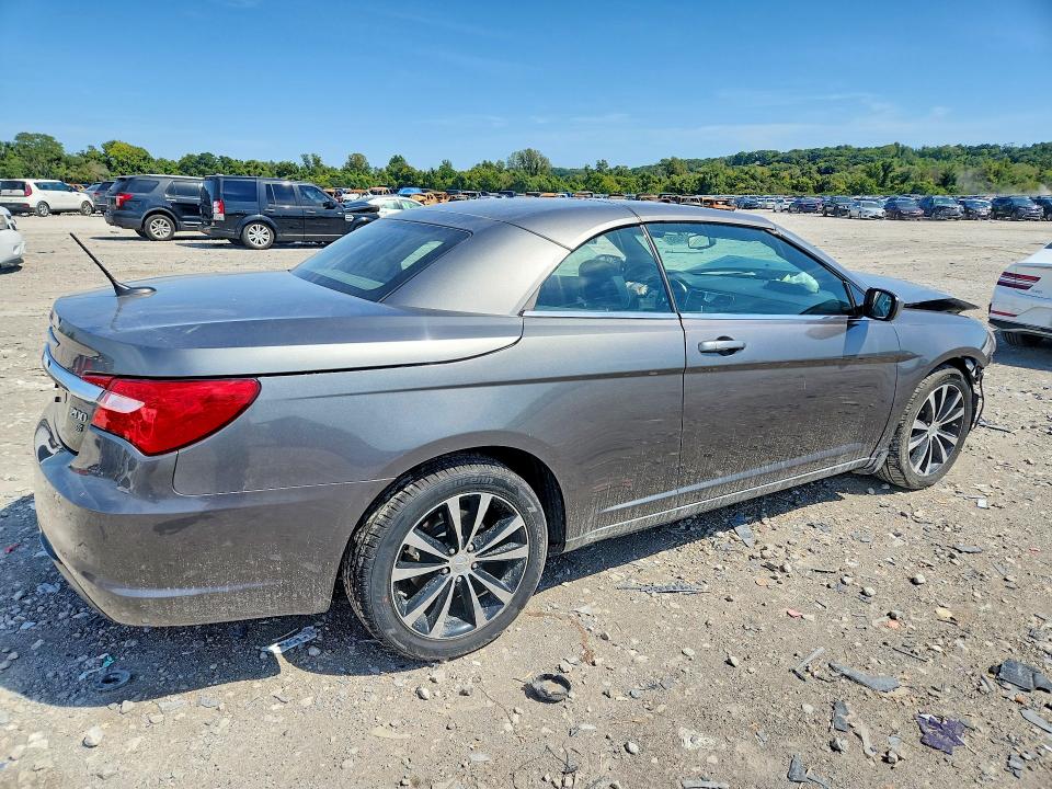 68095466 :رقم المزاد ، 1C3BCBGG7CN132215 vin ، 2012 Chrysler 200 مزاد بيع