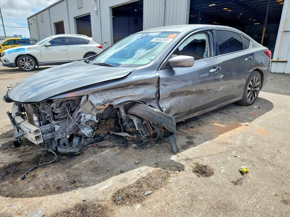 Продаж на аукціоні авто 2018 Nissan Altima, vin: 1N4AL3APXJC236377, номер лоту: 70052246