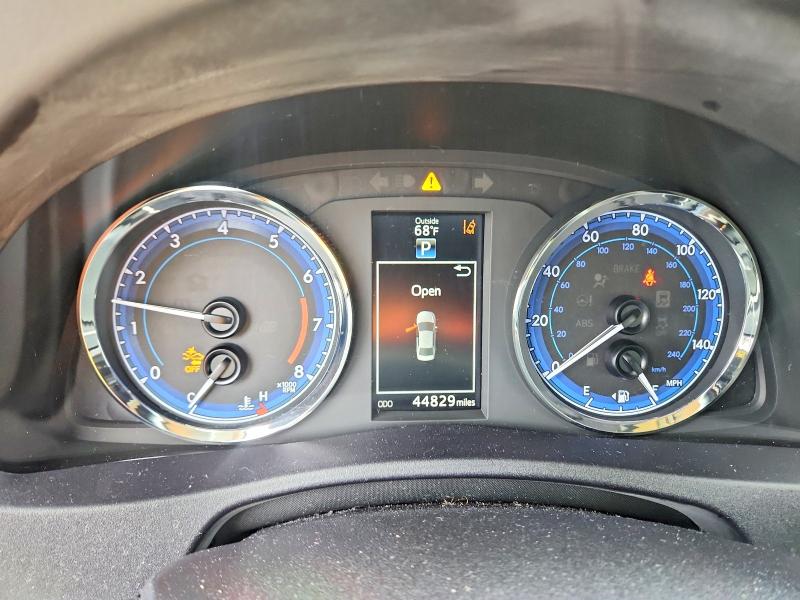 Продаж на аукціоні авто 2018 Toyota Corolla, vin: 2T1BURHE0JC982010, номер лоту: 70115776