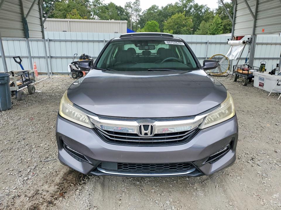 69752676 :رقم المزاد ، JHMCR6F72HC022164 vin ، 2017 Honda Accord مزاد بيع