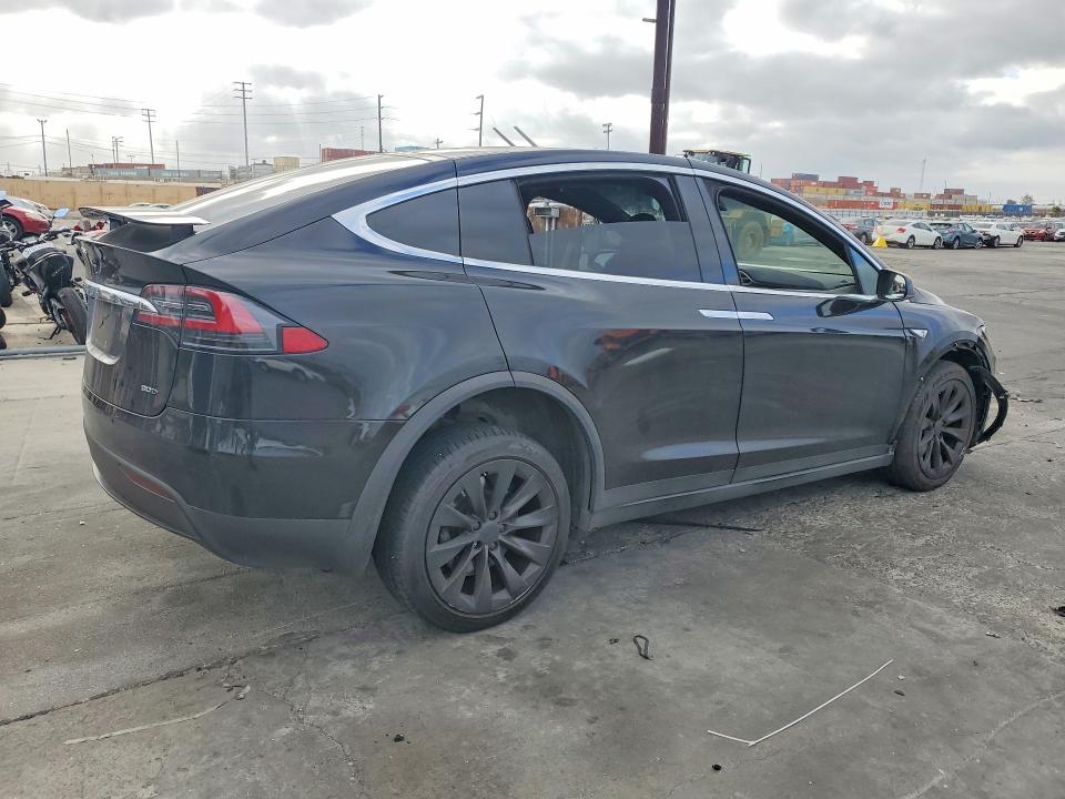 Продажа на аукционе авто 2016 Tesla Model X, vin: 5YJXCBE20GF008087, номер лота: 69242776