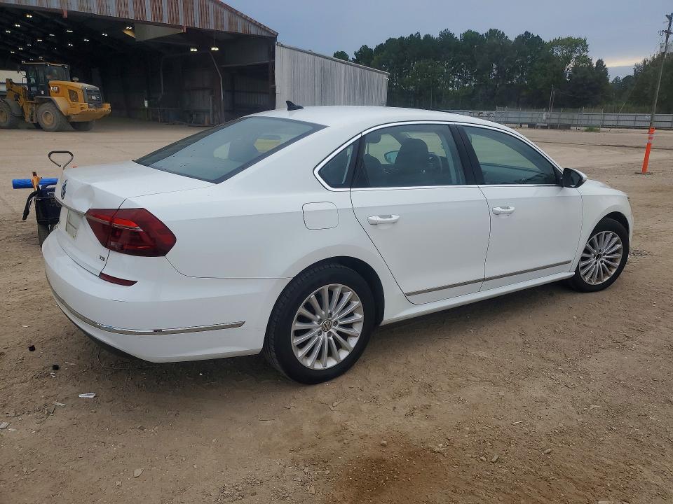 Продаж на аукціоні авто 2017 Volkswagen Passat, vin: 1VWBT7A31HC046476, номер лоту: 67815016