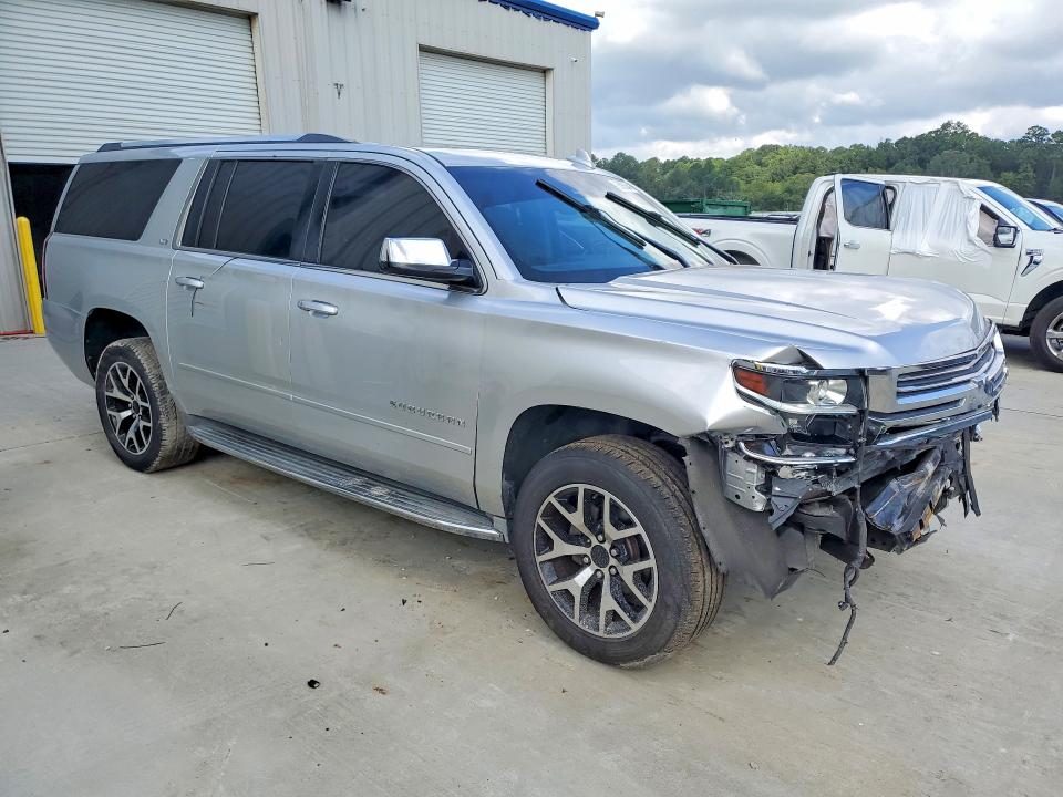 2015 Chevrolet Suburban მანქანა იყიდება აუქციონზე, vin: 1GNSCKKC5FR587987, აუქციონის ნომერი: 68858446