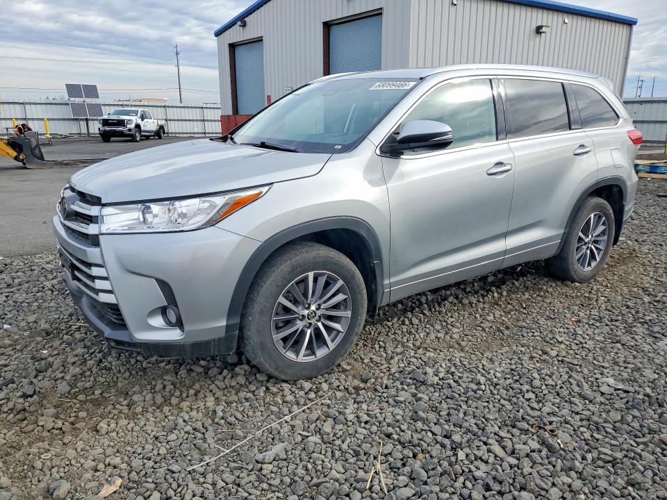 Продаж на аукціоні авто 2018 Toyota Highlander, vin: 5TDJZRFH7JS555506, номер лоту: 68099466