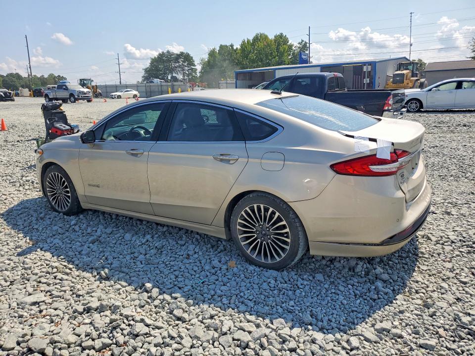 69616896 :رقم المزاد ، 3FA6P0LU3HR226507 vin ، 2017 Ford Fusion مزاد بيع