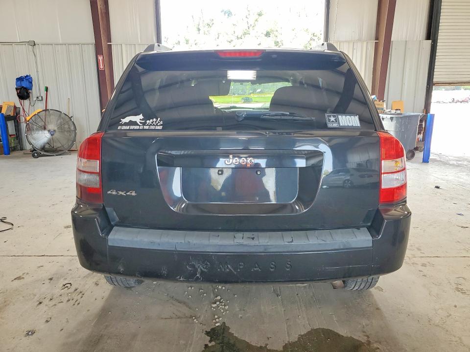 68938966 :رقم المزاد ، 1J8FF47W28D780445 vin ، 2008 Jeep Compass مزاد بيع