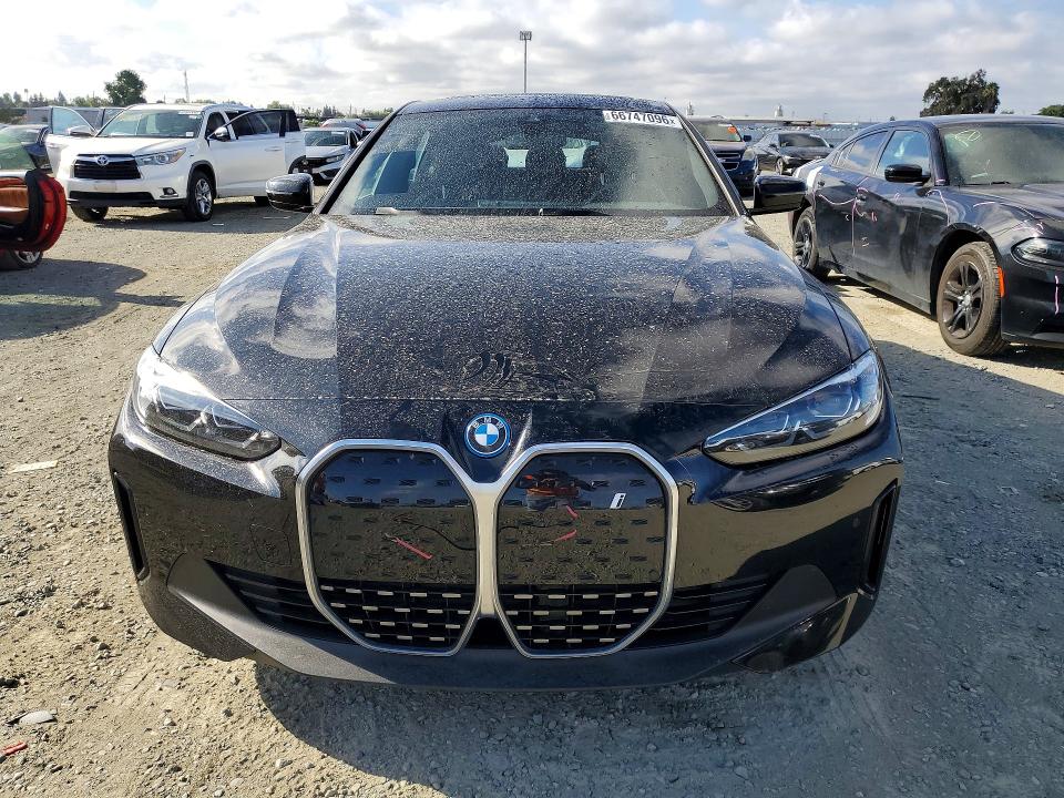 66747096 :رقم المزاد ، WBY43AW08PFP83192 vin ، 2023 Bmw I4 مزاد بيع