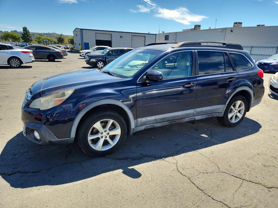 68111486 :رقم المزاد ، 4S4BRBKC9E3243258 vin ، 2014 Subaru Outback مزاد بيع