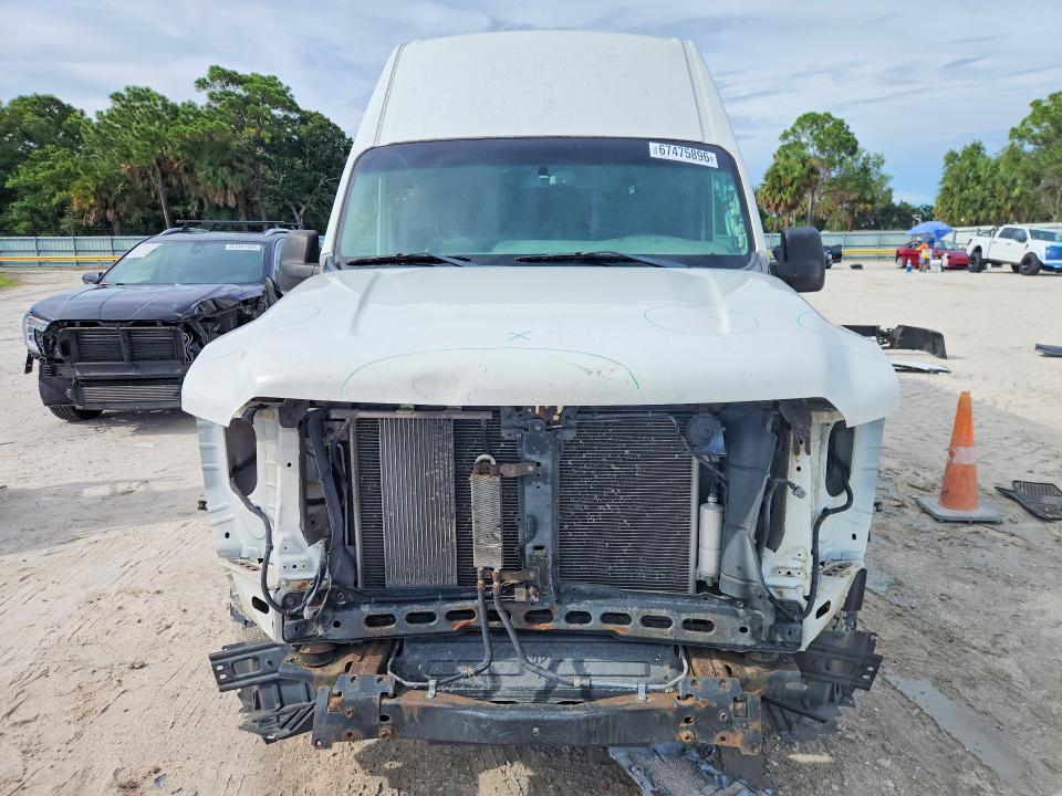 67475896 :رقم المزاد ، 1N6BF0LY7HN802775 vin ، 2017 Nissan Nv مزاد بيع