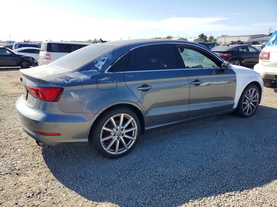 68390056 :رقم المزاد ، WAUBFGFF4F1004998 vin ، 2015 Audi A3 مزاد بيع