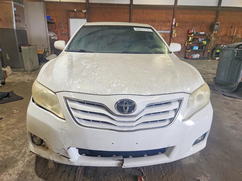 68871716 :رقم المزاد ، 4T4BF3EKXAR077022 vin ، 2010 Toyota Camry مزاد بيع