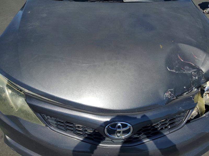 68615726 :رقم المزاد ، 4T1BF1FKXCU589766 vin ، 2012 Toyota Camry مزاد بيع