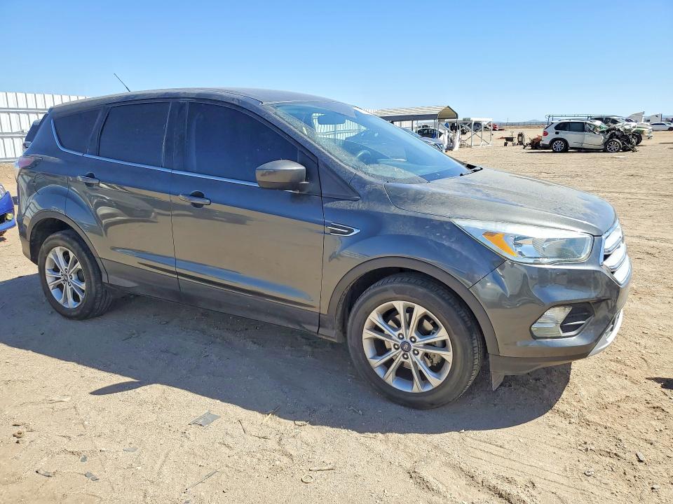 2017 Ford Escape მანქანა იყიდება აუქციონზე, vin: 1FMCU0GD8HUB44695, აუქციონის ნომერი: 67745286
