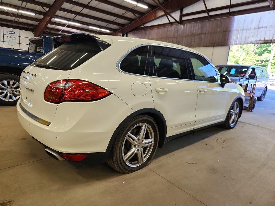 70686746 :رقم المزاد ، WP1AB2A23CLA44859 vin ، 2012 Porsche Cayenne مزاد بيع