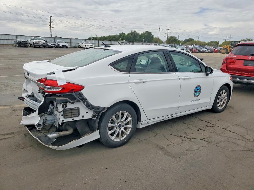 67852996 :رقم المزاد ، 3FA6P0G77JR253865 vin ، 2018 Ford Fusion مزاد بيع