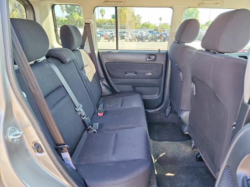 69833066 :رقم المزاد ، JTLKT324X50170234 vin ، 2005 Scion Xb مزاد بيع