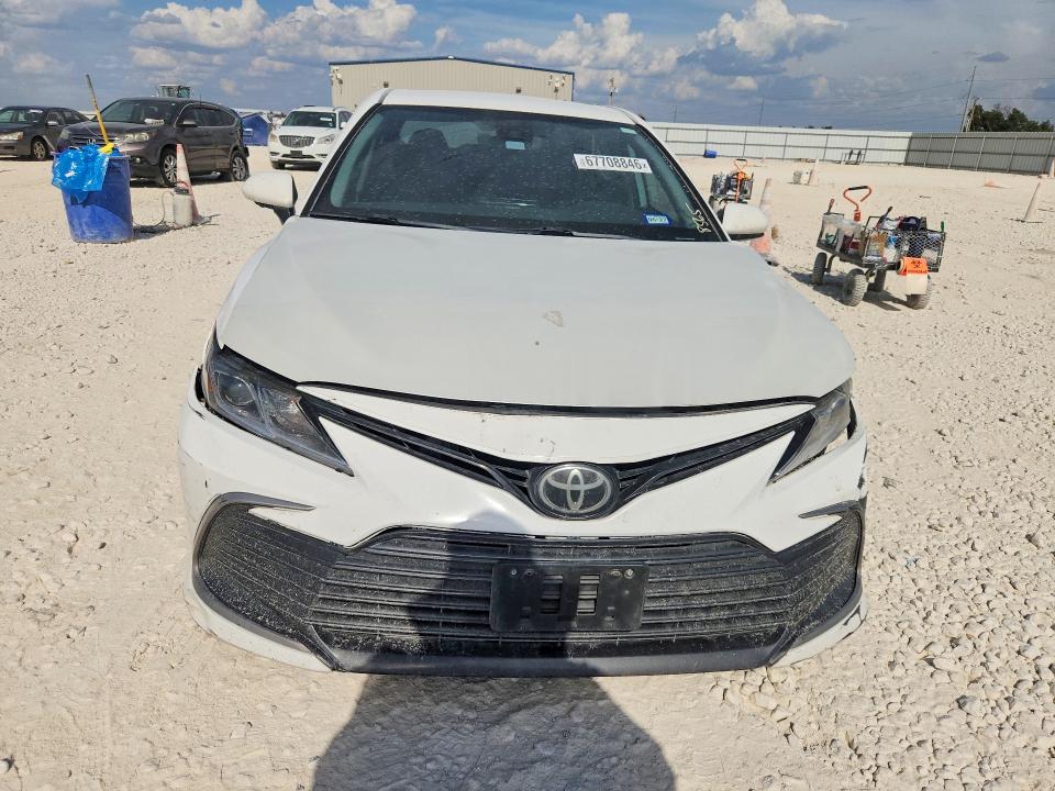 Продаж на аукціоні авто 2022 Toyota Camry, vin: 4T1C11AK1NU698565, номер лоту: 67708846