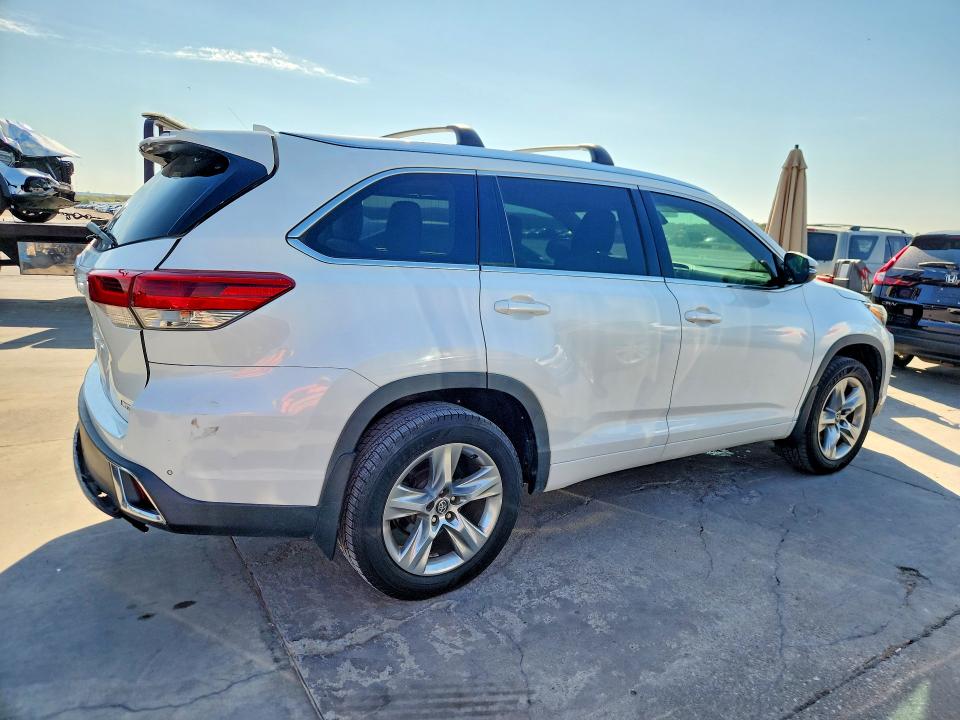 Продаж на аукціоні авто 2018 Toyota Highlander, vin: 5TDYZRFH4JS237695, номер лоту: 70101156