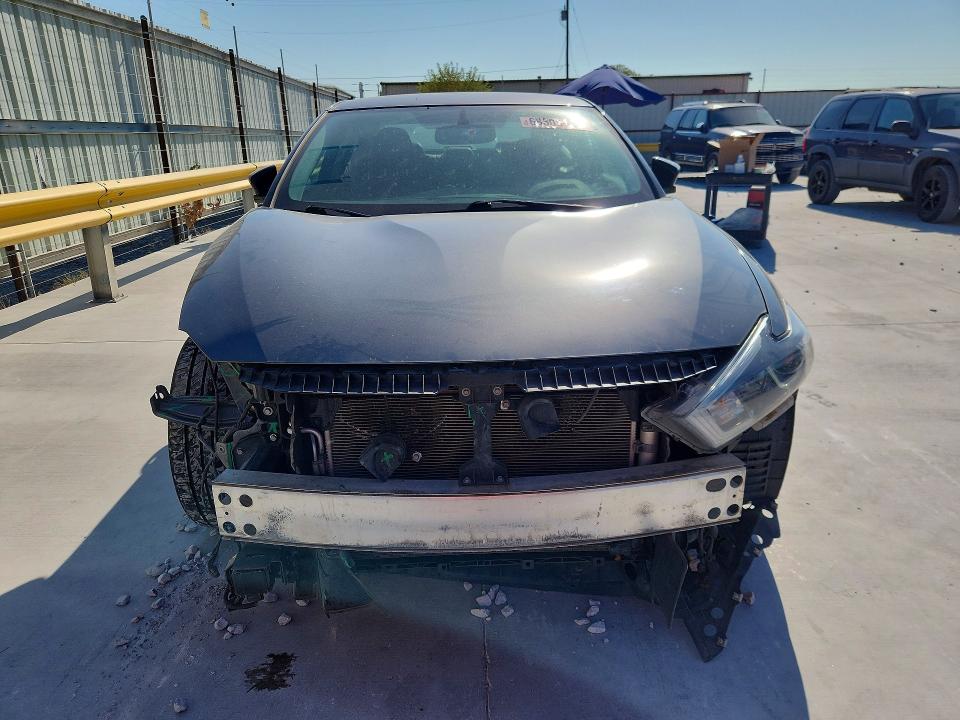 68308636 :رقم المزاد ، 1N4AA6AP5JC377834 vin ، 2018 Nissan Maxima مزاد بيع