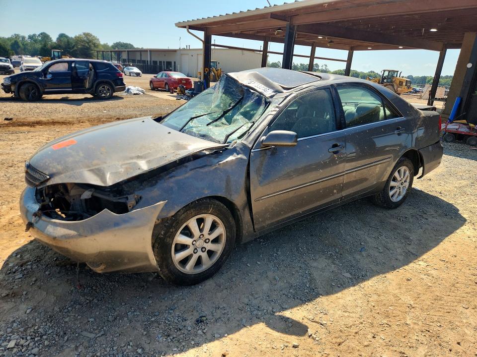 2004 Toyota Camry მანქანა იყიდება აუქციონზე, vin: 4T1BE32K54U823236, აუქციონის ნომერი: 67553236