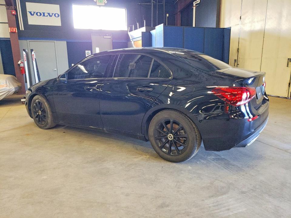 69568786 :رقم المزاد ، W1K3G4FB1LJ197757 vin ، 2020 Mercedes-benz A مزاد بيع