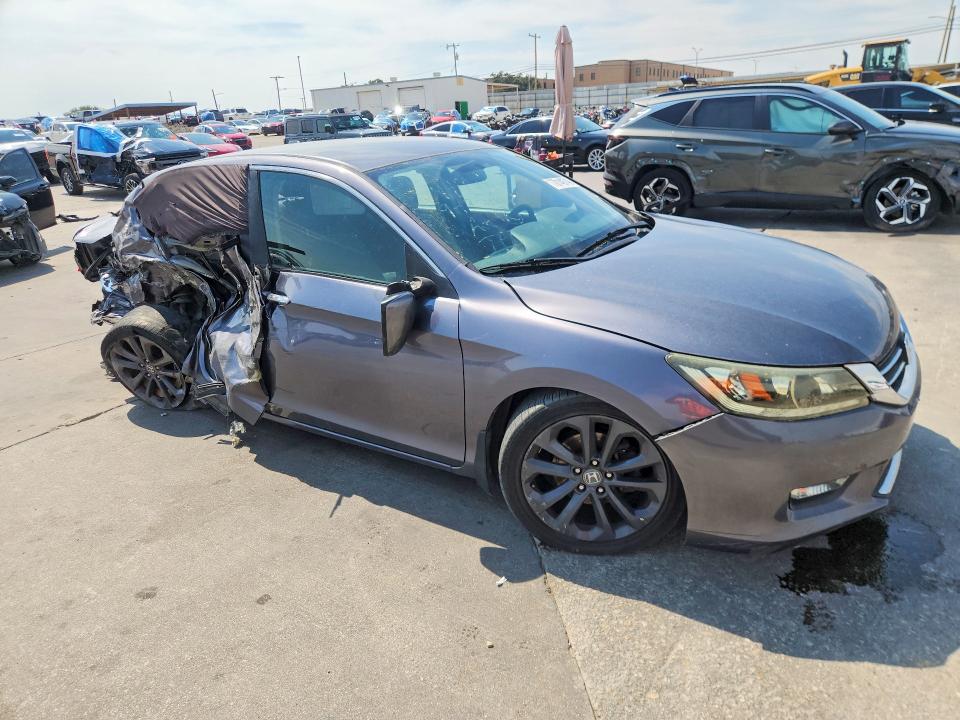 70149746 :رقم المزاد ، 1HGCR2F51FA033465 vin ، 2015 Honda Accord مزاد بيع
