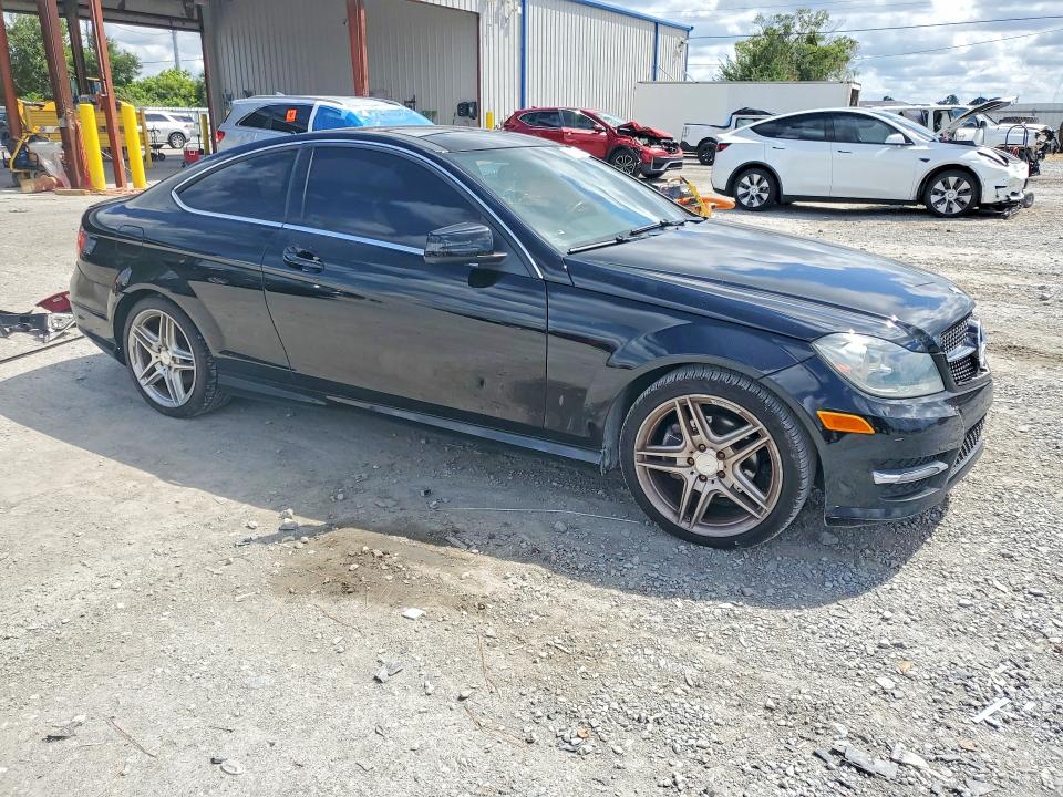 Продажа на аукционе авто 2013 Mercedes-benz C, vin: WDDGJ4HB3DF988408, номер лота: 70445176