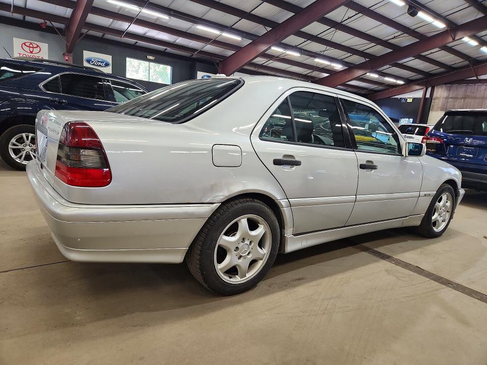 2000 Mercedes-benz C მანქანა იყიდება აუქციონზე, vin: WDBHA24G8YA859909        , აუქციონის ნომერი: 69305366
