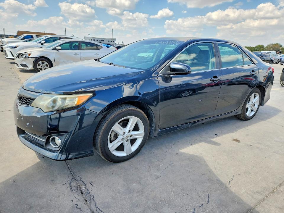 69393796 :رقم المزاد ، 4T1BF1FK7EU408349 vin ، 2014 Toyota Camry مزاد بيع