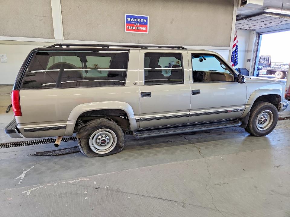 Продажа на аукционе авто 1999 Gmc Suburban, vin: 3GKGK26J5XG527661, номер лота: 70229776