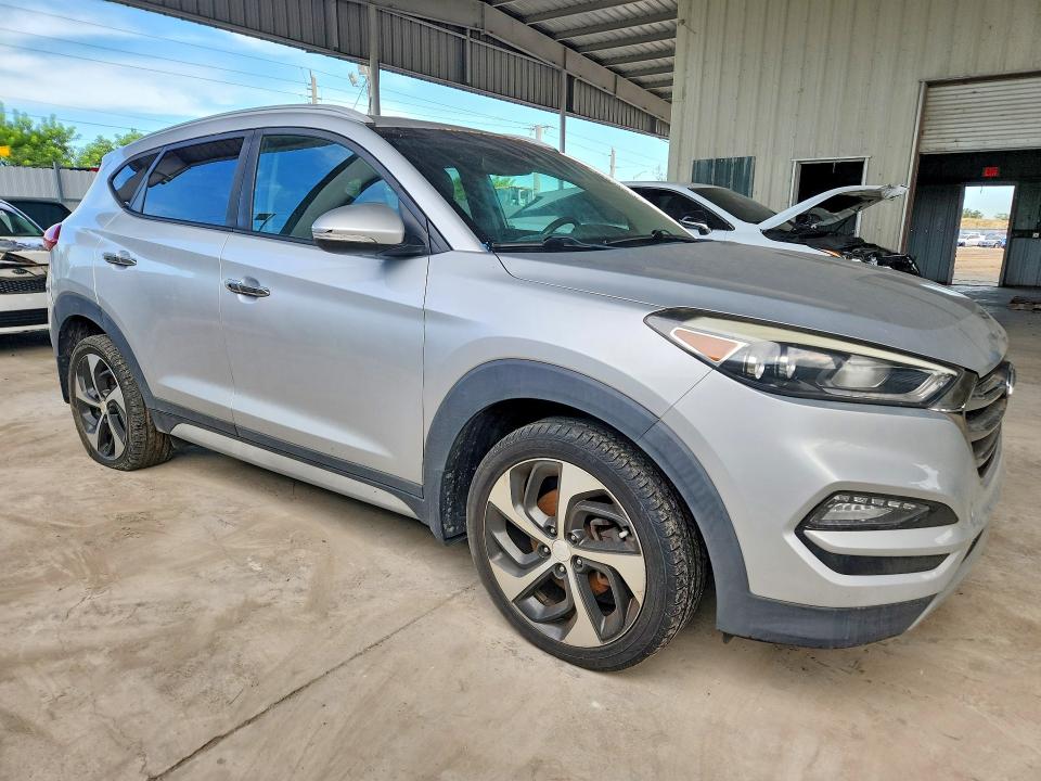 67454376 :رقم المزاد ، KM8J33A20JU737671 vin ، 2018 Hyundai Tucson مزاد بيع