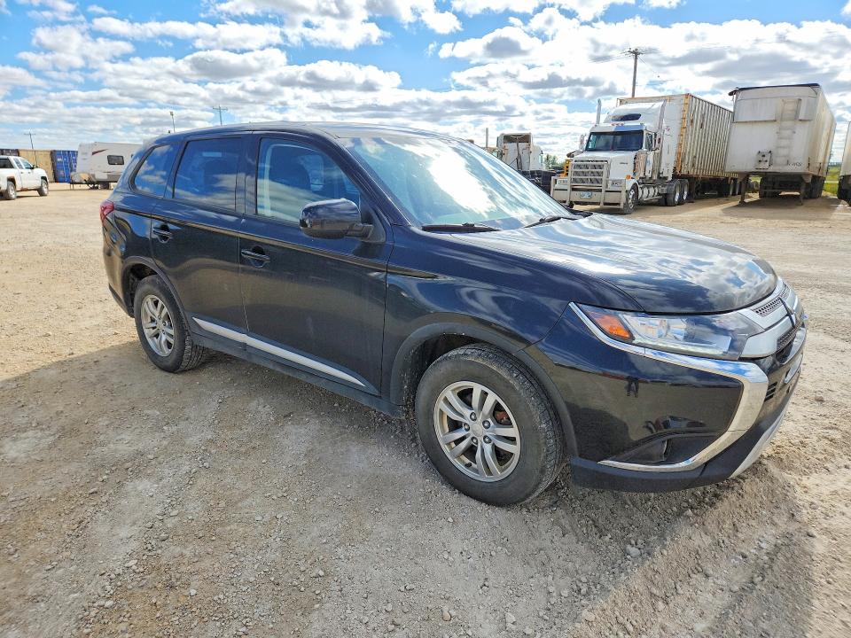 70076226 :رقم المزاد ، JA4AZ2A3XLZ611260 vin ، 2020 Mitsubishi Outlander مزاد بيع