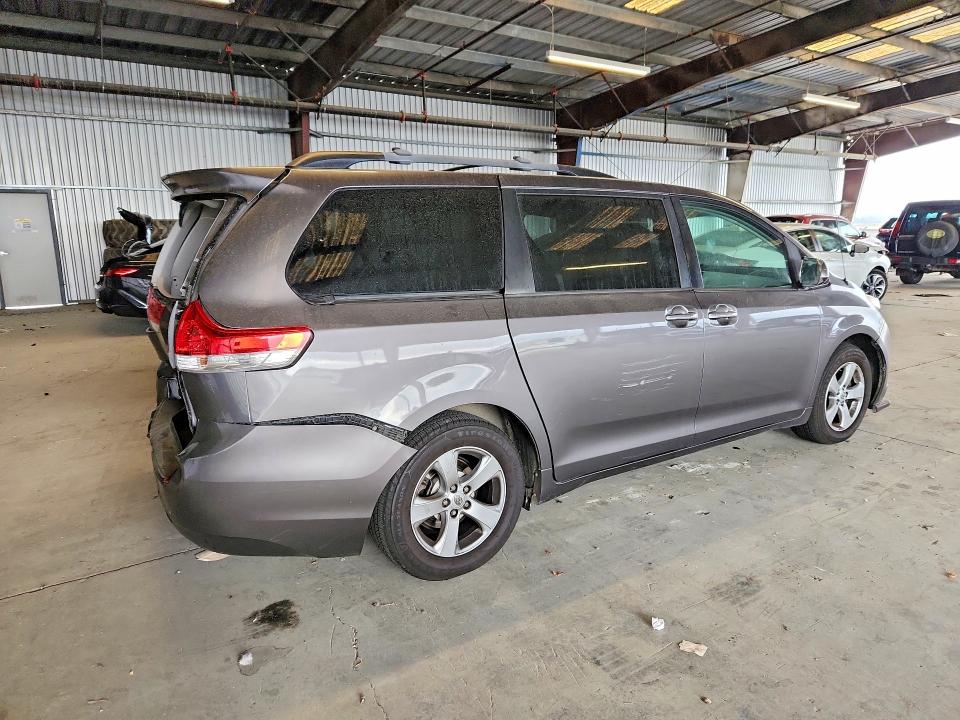 2014 Toyota Sienna მანქანა იყიდება აუქციონზე, vin: 5TDKK3DC3ES431865, აუქციონის ნომერი: 67671096
