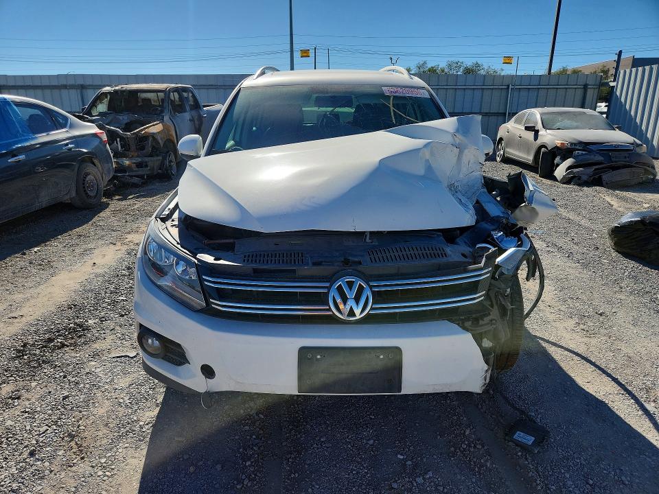 2013 Volkswagen Tiguan მანქანა იყიდება აუქციონზე, vin: WVGAV3AX4DW601221, აუქციონის ნომერი: 63620956