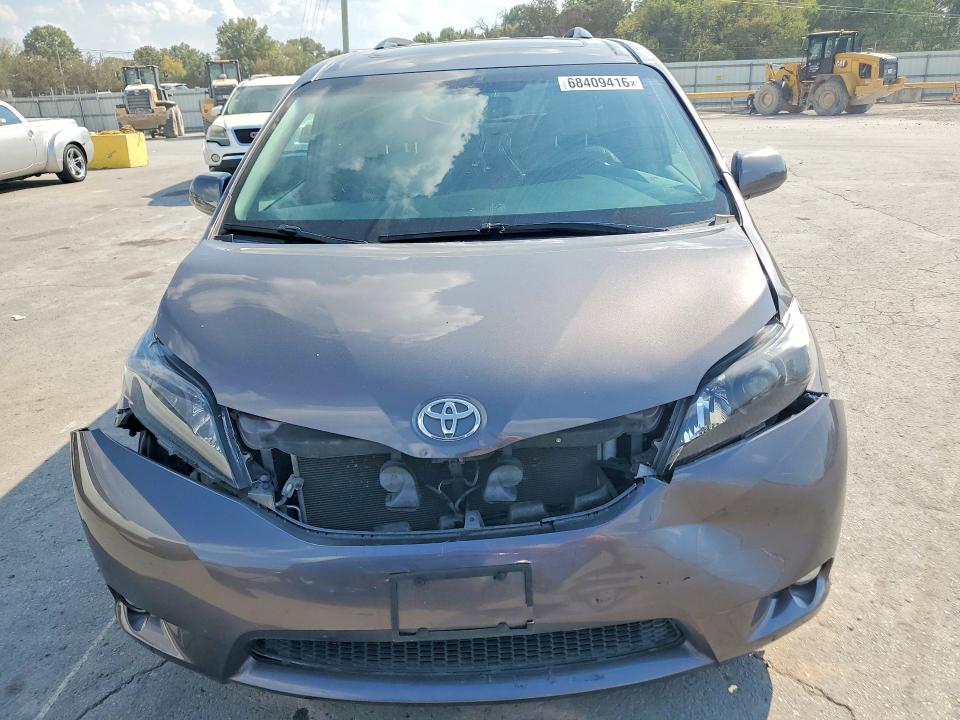 Продажа на аукционе авто 2017 Toyota Sienna, vin: 5TDYZ3DC3HS796234, номер лота: 68409416