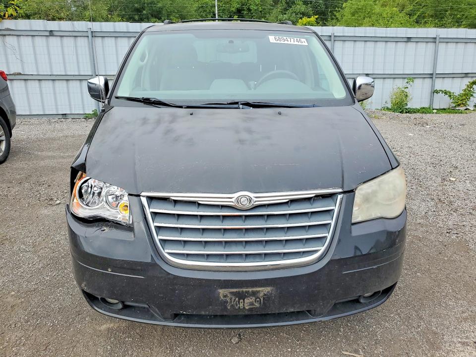 68947746 :رقم المزاد ، 2A4RR5DX7AR380604 vin ، 2010 Chrysler Town & Country مزاد بيع