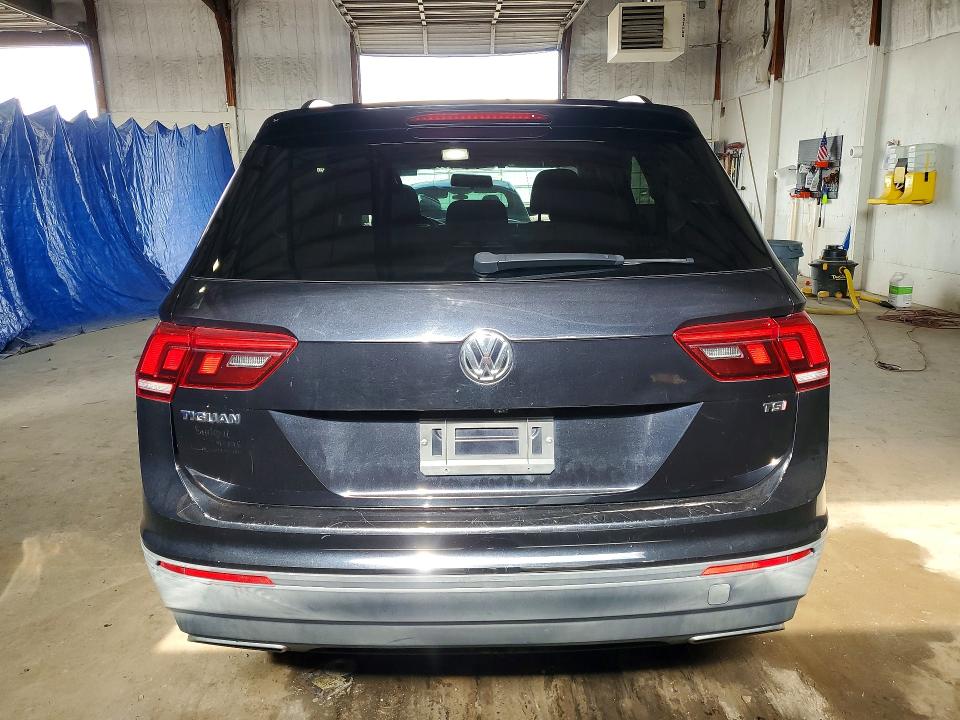 2018 Volkswagen Tiguan მანქანა იყიდება აუქციონზე, vin: 3VV1B7AX8JM200417, აუქციონის ნომერი: 68834876