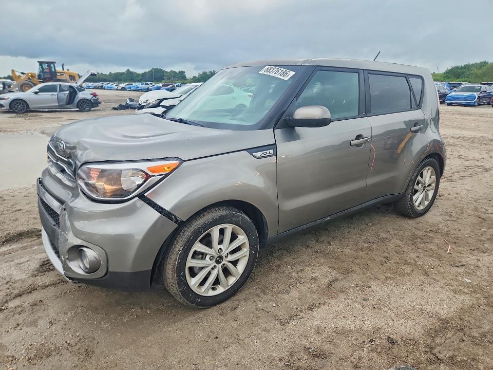 Продаж на аукціоні авто 2018 Kia Soul, vin: KNDJP3A58J7515400, номер лоту: 68376186